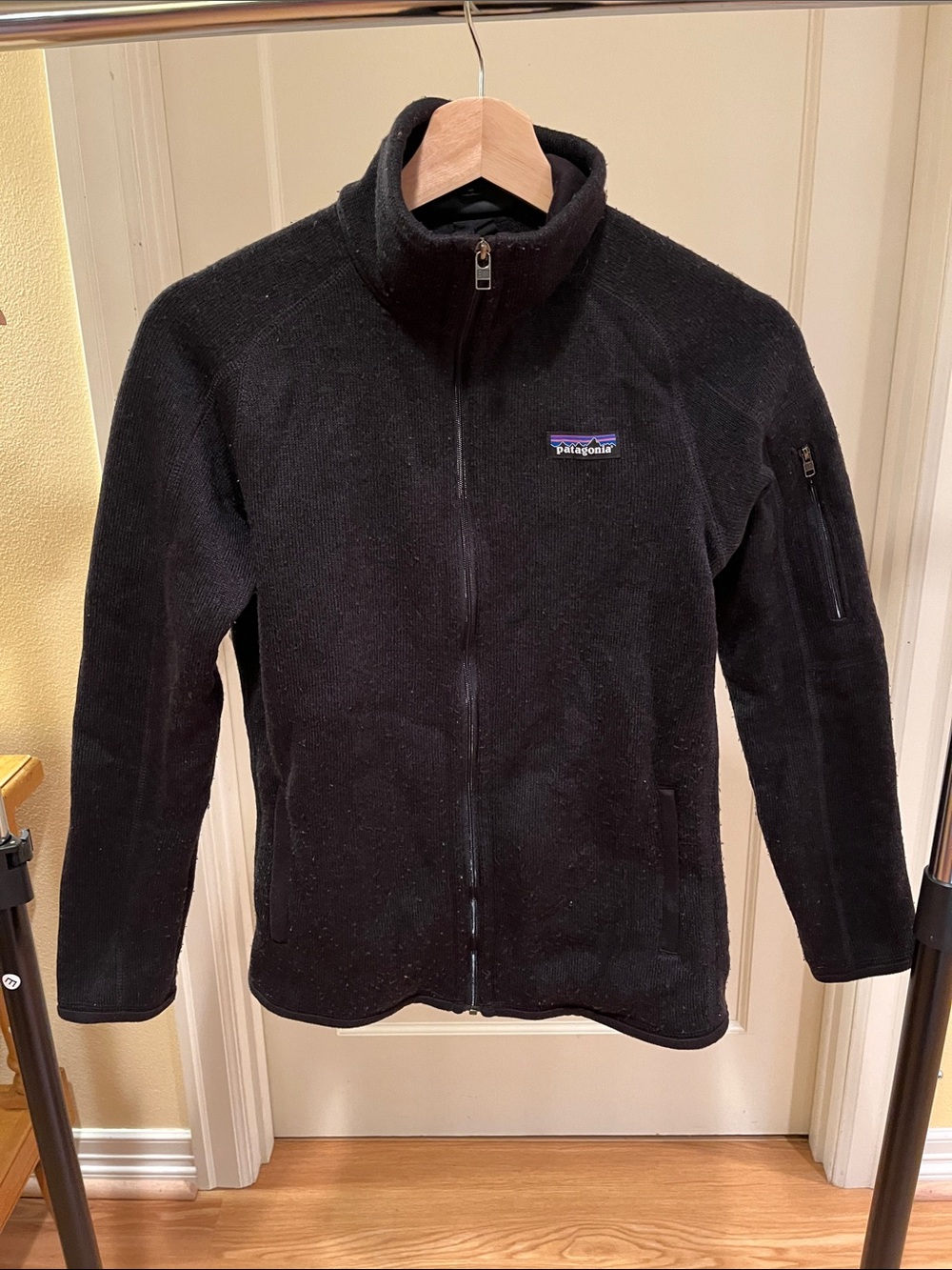 Patagonia Women’s Black Full-Zip Fleece Jacket with Logo Patch